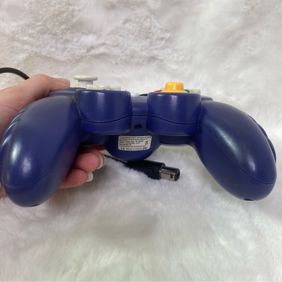 MadCatz GameCube purple Nintendo controller - Picture 3 of 12